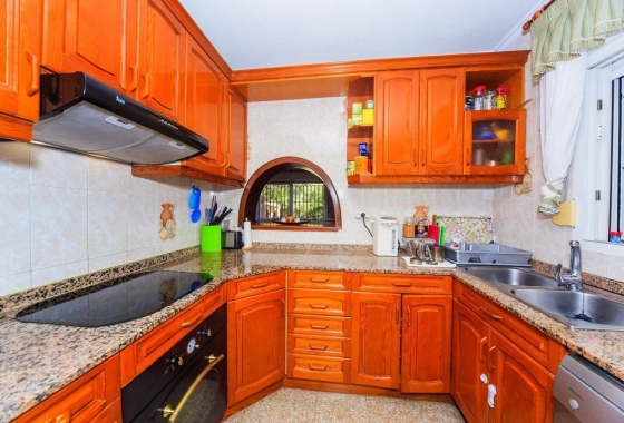 Resale - Chalet - Torrevieja - Los Balcones