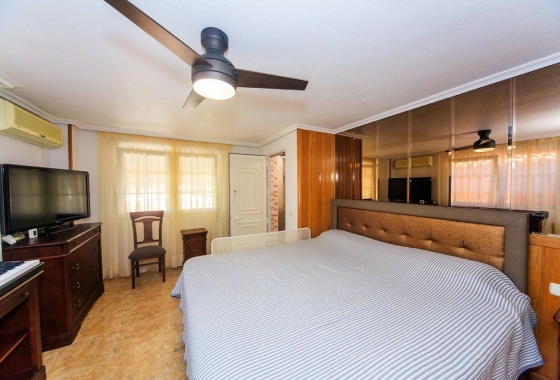 Resale - Chalet - Torrevieja - Los Balcones