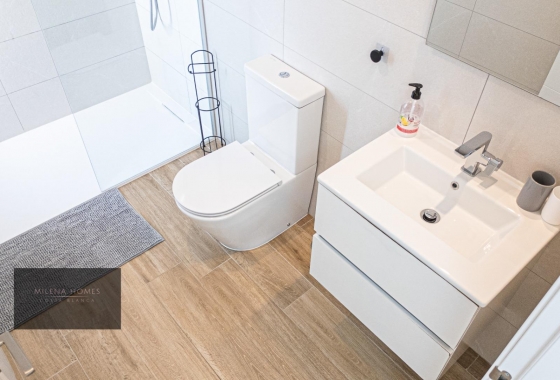 Resale - Apartment / flat - Torrevieja - Punta Prima