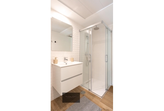 Resale - Apartment / flat - Torrevieja - Punta Prima