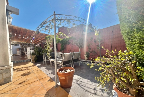 Resale - Villa - Torrevieja - Los Balcones - Los Altos del Edén