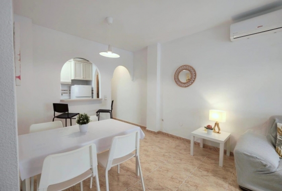 Resale - Apartment / flat - Torrevieja - Estacion De Autobuses