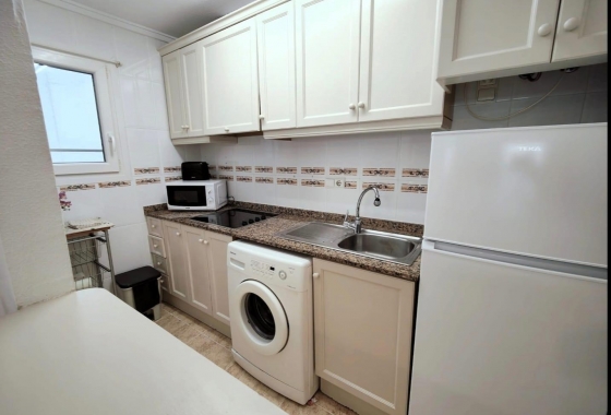 Resale - Apartment / flat - Torrevieja - Estacion De Autobuses