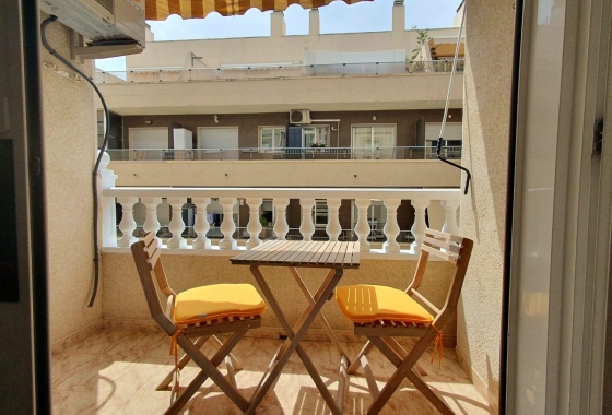 Resale - Apartment / flat - Torrevieja - Estacion De Autobuses