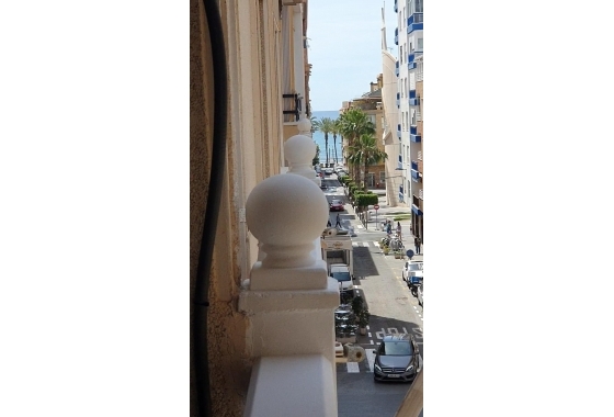 Resale - Apartment / flat - Torrevieja - Estacion De Autobuses