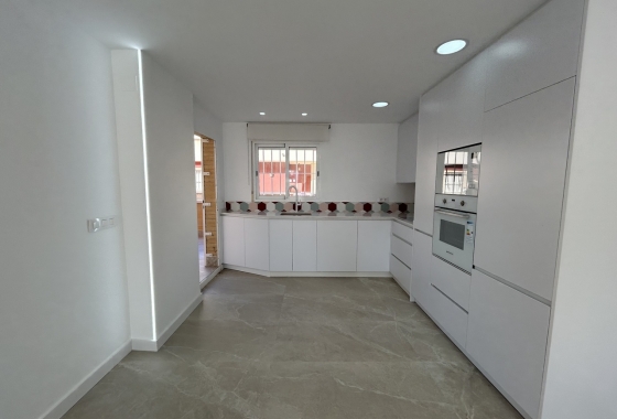 Resale - Apartment / flat - Pilar de la Horadada - Costa Blanca