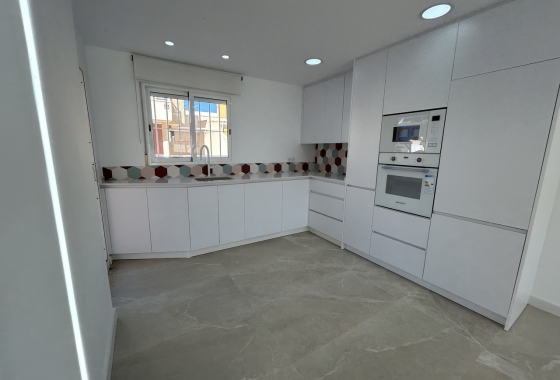 Resale - Apartment / flat - Pilar de la Horadada - Costa Blanca