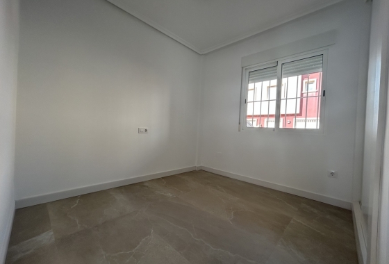 Resale - Apartment / flat - Pilar de la Horadada - Costa Blanca