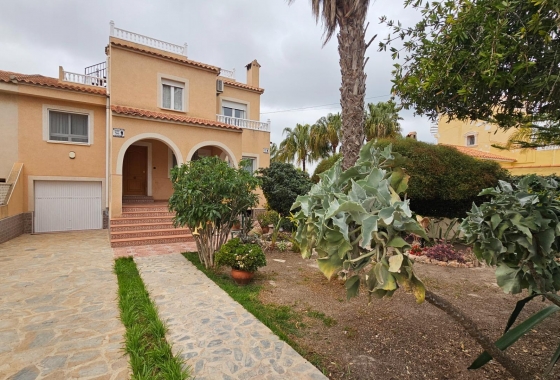 Resale - Villa - Torrevieja - El Chaparral