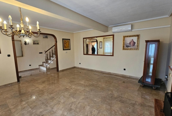 Resale - Villa - Torrevieja - El Chaparral