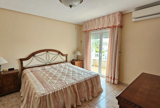 Resale - Villa - Torrevieja - El Chaparral