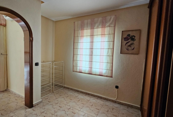 Resale - Villa - Torrevieja - El Chaparral