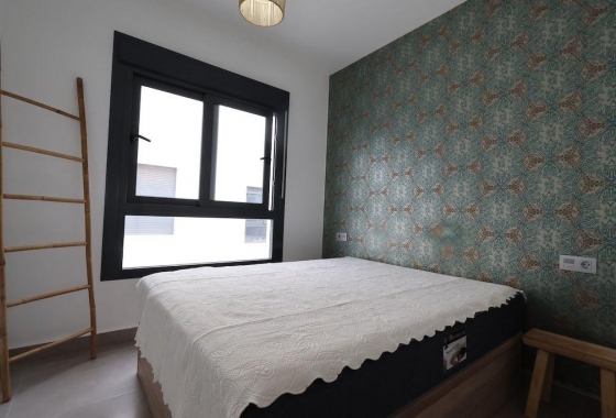 Resale - Bungalow - Pilar de la Horadada - Costa Blanca