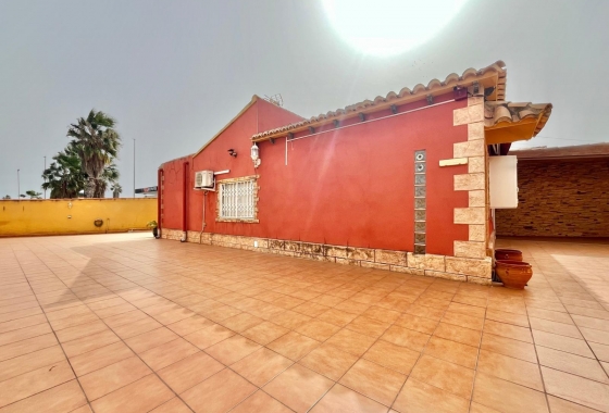 Resale - Villa - Torrevieja - Los Balcones - Los Altos del Edén