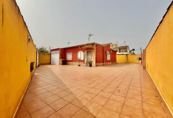 Resale - Villa - Torrevieja - Los Balcones - Los Altos del Edén