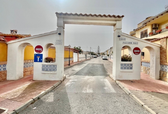 Resale - Villa - Torrevieja - Los Balcones - Los Altos del Edén
