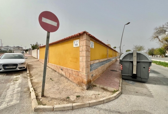 Resale - Villa - Torrevieja - Los Balcones - Los Altos del Edén