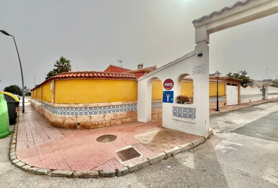 Resale - Villa - Torrevieja - Los Balcones - Los Altos del Edén