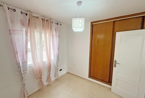 Resale - Townhouse - San Miguel de Salinas - Las Filipinas