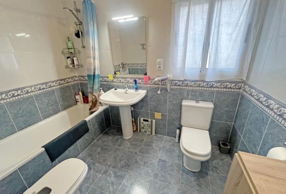 Resale - Townhouse - San Miguel de Salinas - Las Filipinas