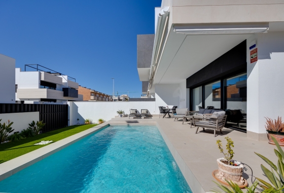 Resale - Bungalow - Pilar de la Horadada - Costa Blanca