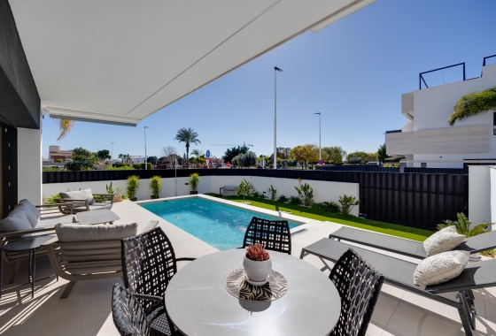 Resale - Bungalow - Pilar de la Horadada - Costa Blanca