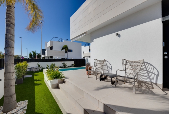 Resale - Bungalow - Pilar de la Horadada - Costa Blanca
