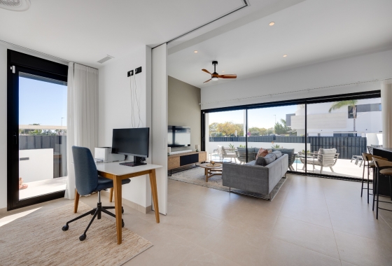 Resale - Bungalow - Pilar de la Horadada - Costa Blanca