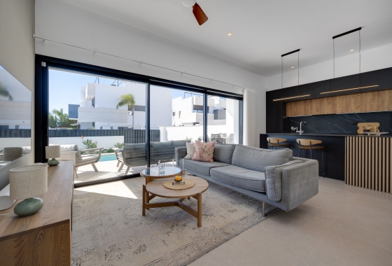 Resale - Bungalow - Pilar de la Horadada - Costa Blanca