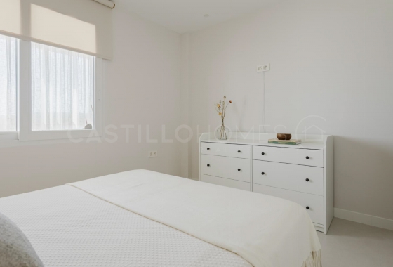Resale - Apartment / flat - Torrevieja - Playa del Acequión