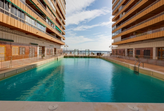 Resale - Apartment / flat - Torrevieja - Playa del Acequión