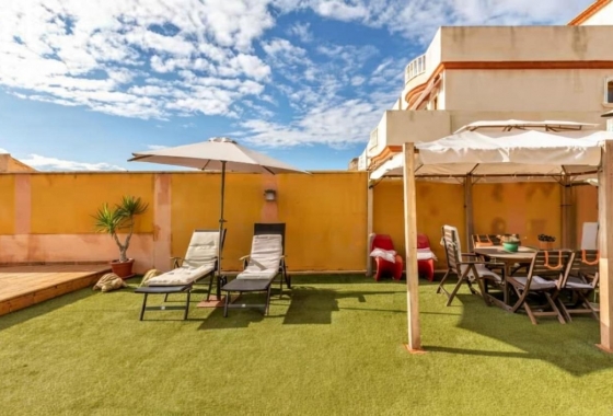Resale - Villa - Torrevieja - aguas nuevas