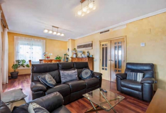 Resale - Villa - Torrevieja - aguas nuevas