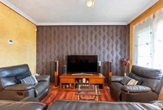 Resale - Villa - Torrevieja - aguas nuevas