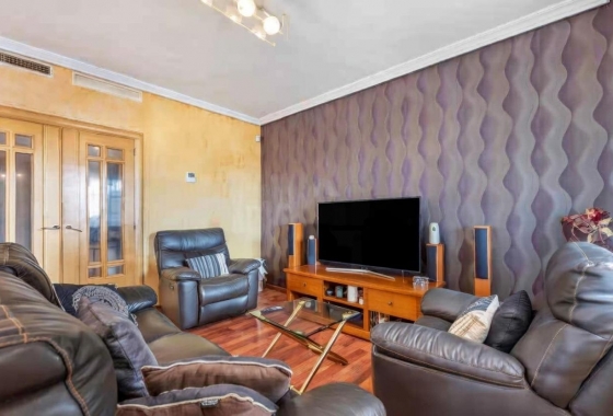 Resale - Villa - Torrevieja - aguas nuevas