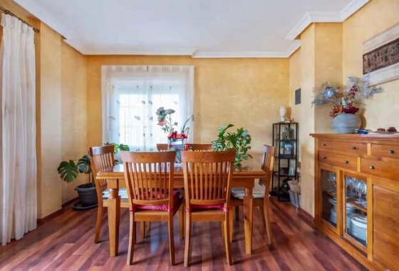 Resale - Villa - Torrevieja - aguas nuevas