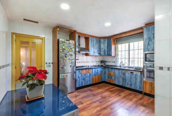 Resale - Villa - Torrevieja - aguas nuevas