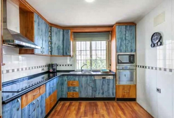 Resale - Villa - Torrevieja - aguas nuevas