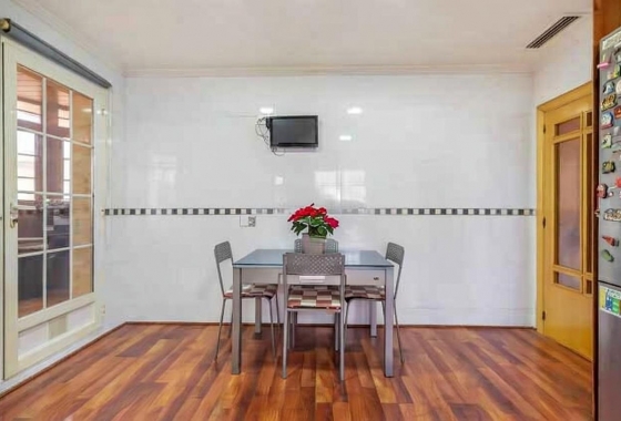 Resale - Villa - Torrevieja - aguas nuevas