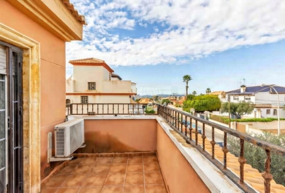 Resale - Villa - Torrevieja - aguas nuevas