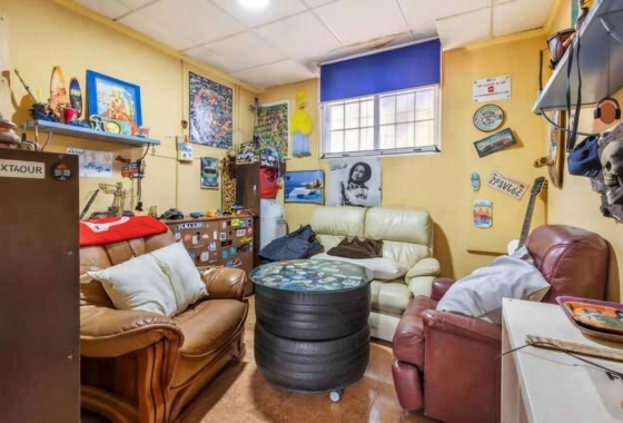 Resale - Villa - Torrevieja - aguas nuevas