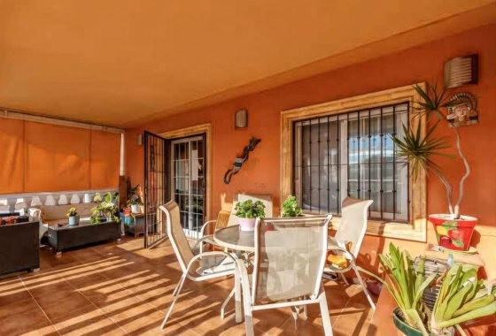 Resale - Villa - Torrevieja - aguas nuevas