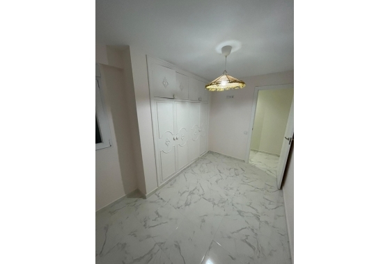 Resale - Apartment / flat - Torrevieja - Costa Blanca