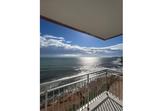 Resale - Apartment / flat - Torrevieja - Playa De Los Naufragos