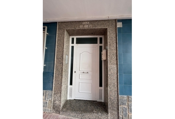 Resale - Apartment / flat - Torrevieja - Playa De Los Naufragos