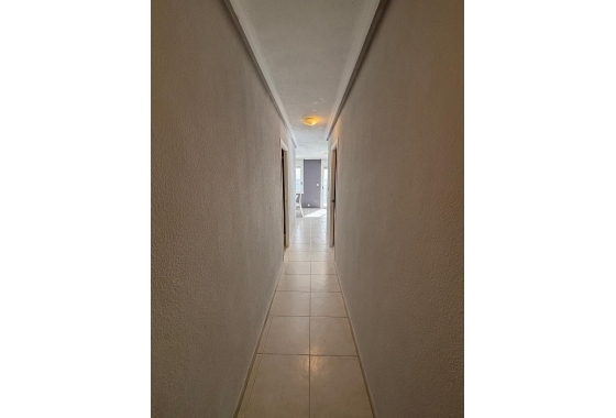Resale - Apartment / flat - Torrevieja - Playa De Los Naufragos