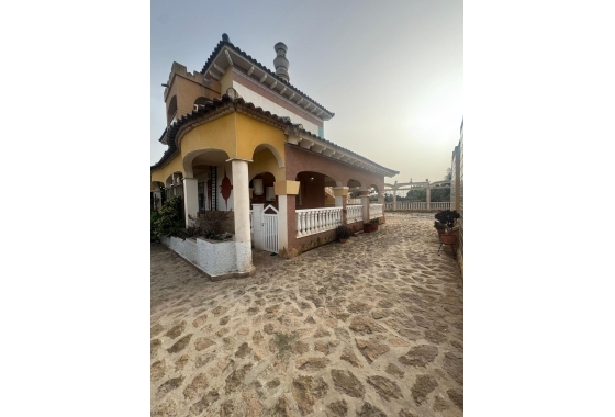 Resale - Villa - Orihuela - La Campaneta