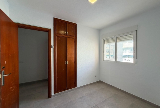 Resale - Apartment / flat - Torrevieja - Playa de los Locos