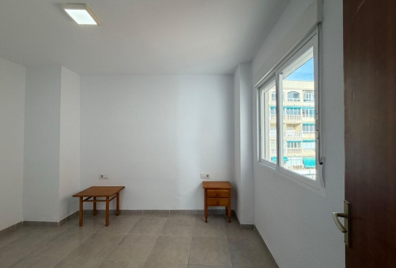 Resale - Apartment / flat - Torrevieja - Playa de los Locos