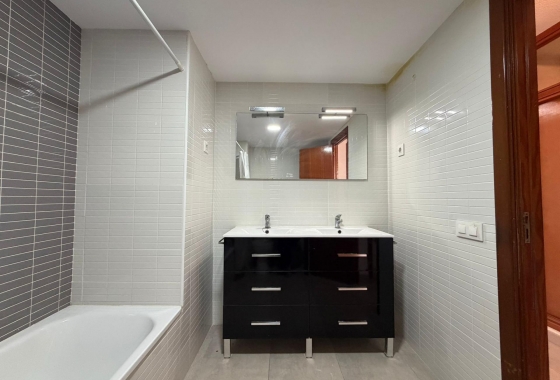 Resale - Apartment / flat - Torrevieja - Playa de los Locos